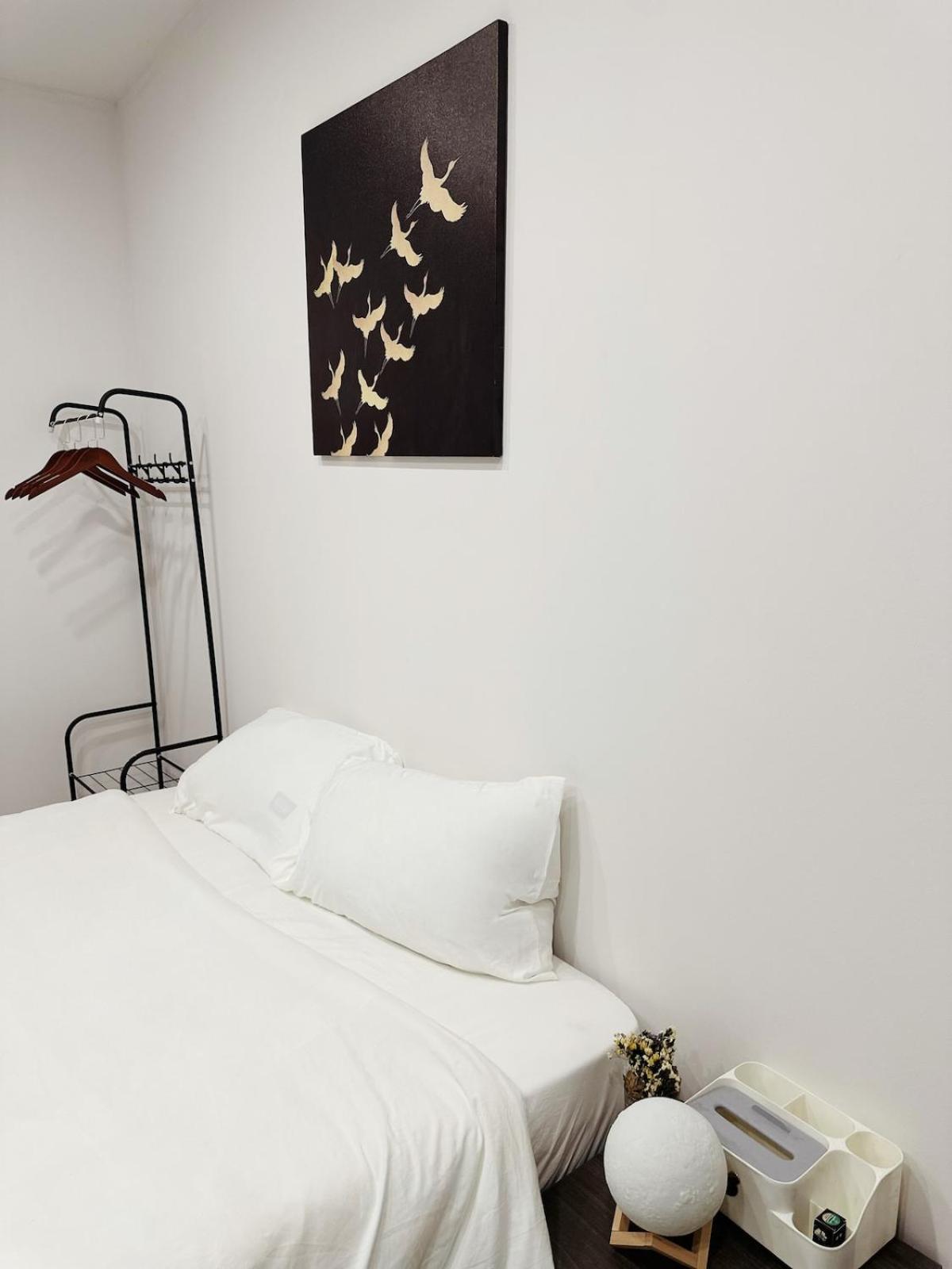 B House - 3 Bedroom 2 Bath, Balcony, Quiet, Old Quarter, 5ms Hanoï