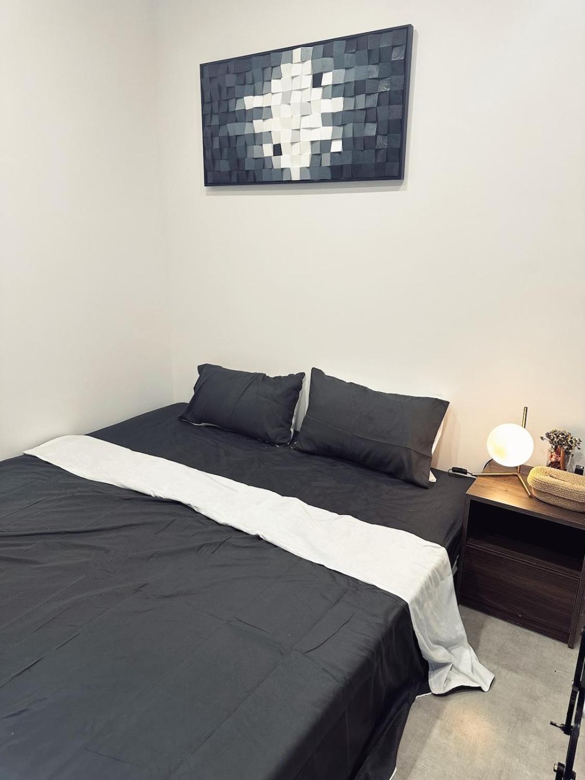 B House - 3 Bedroom 2 Bath, Balcony, Quiet, Old Quarter, 5ms *