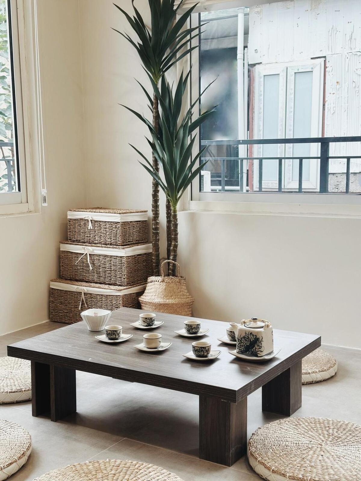 Appartement B House - 3 Bedroom 2 Bath, Balcony, Quiet, Old Quarter, 5ms